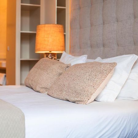 Paraiso Garden Suite--- Spacious & Downtown OOporto Esterno foto