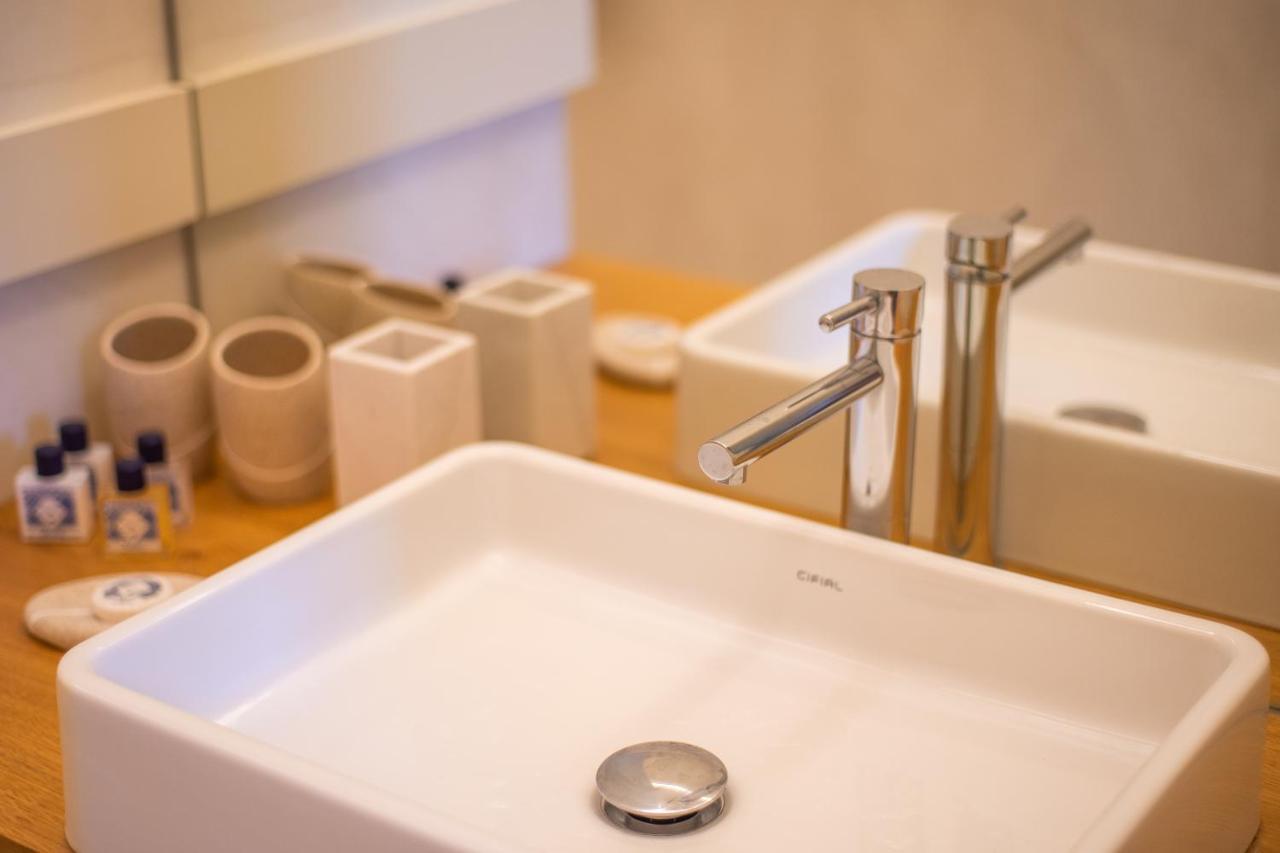 Paraiso Garden Suite--- Spacious & Downtown OOporto Esterno foto